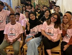 Srikandi Ganjar NTT Gelar Stand Up Comedy Bareng Anak Muda Kota Kupang