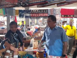 Blusukan ke Pasar Matawai, Melki Laka Lena Serap Aspirasi Pedagang
