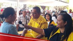Melki Tambah Stok Sembako, Minta Panitia Layani Semua Warga di Pasar Murah Golkar
